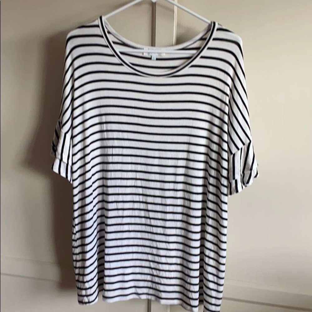 Grace & Lace summer ruffle sleeve top EUC
